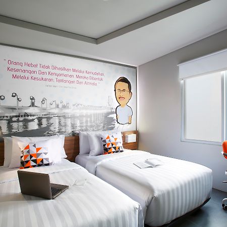 Berry Biz Hotel Seminyak Zewnętrze zdjęcie