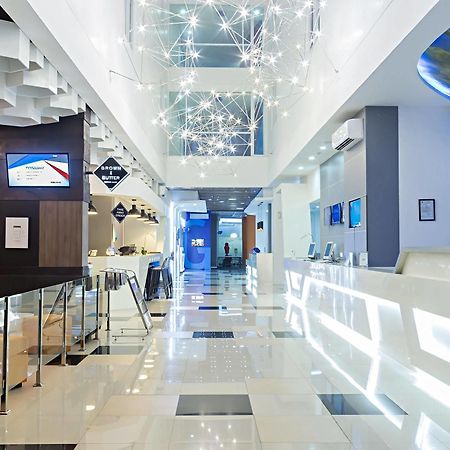 Berry Biz Hotel Seminyak Zewnętrze zdjęcie
