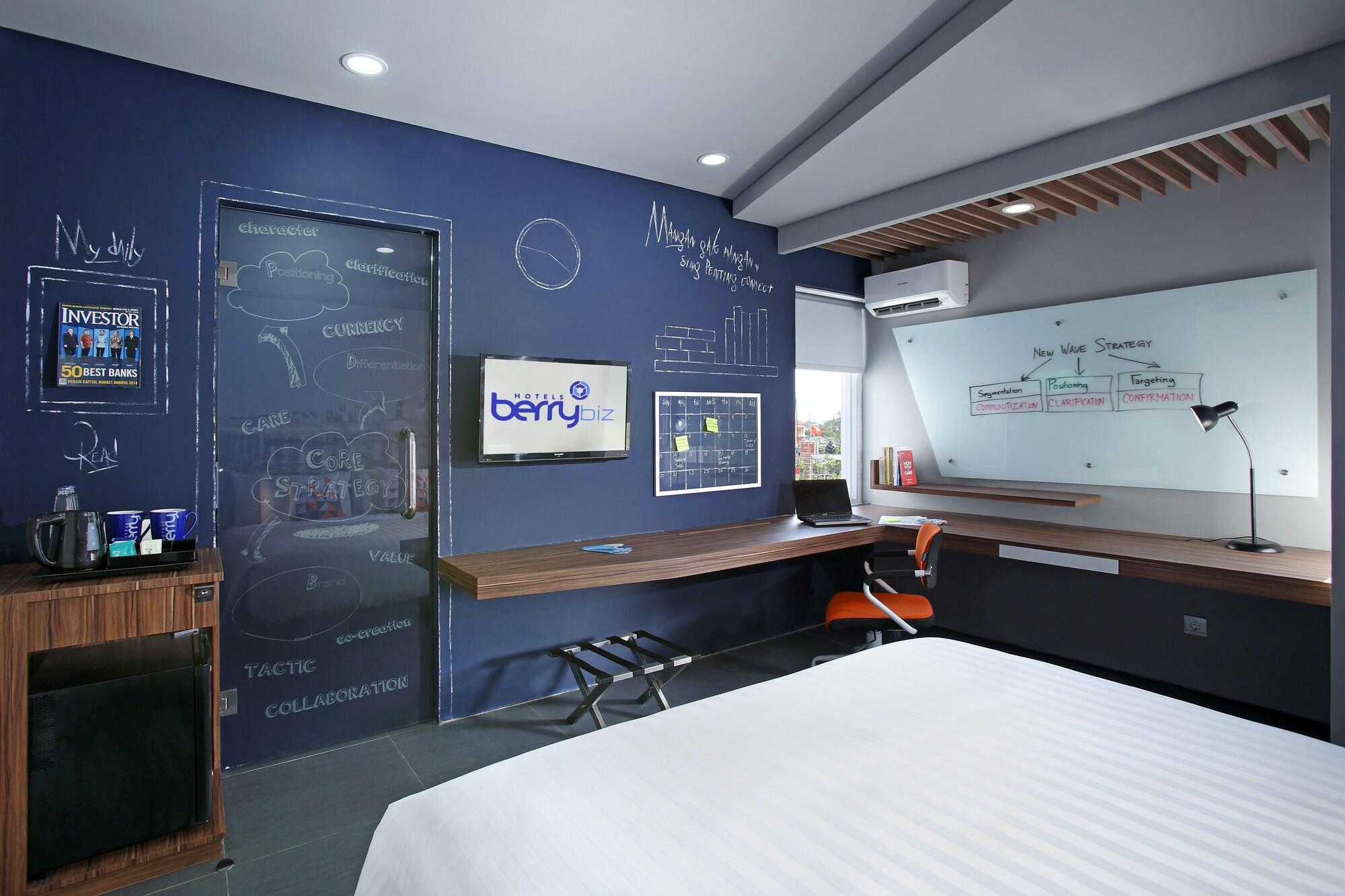 Berry Biz Hotel Seminyak Zewnętrze zdjęcie
