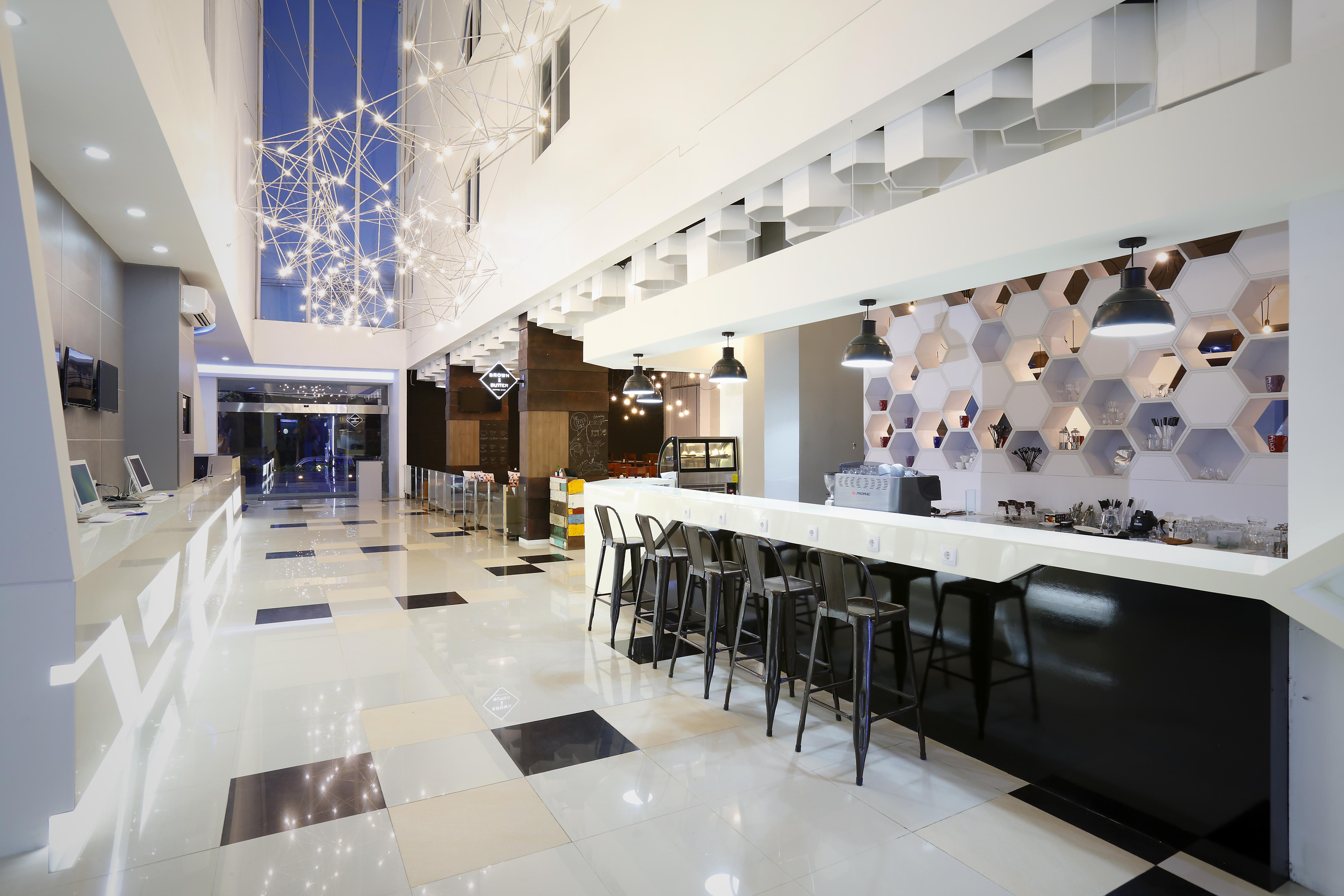 Berry Biz Hotel Seminyak Zewnętrze zdjęcie