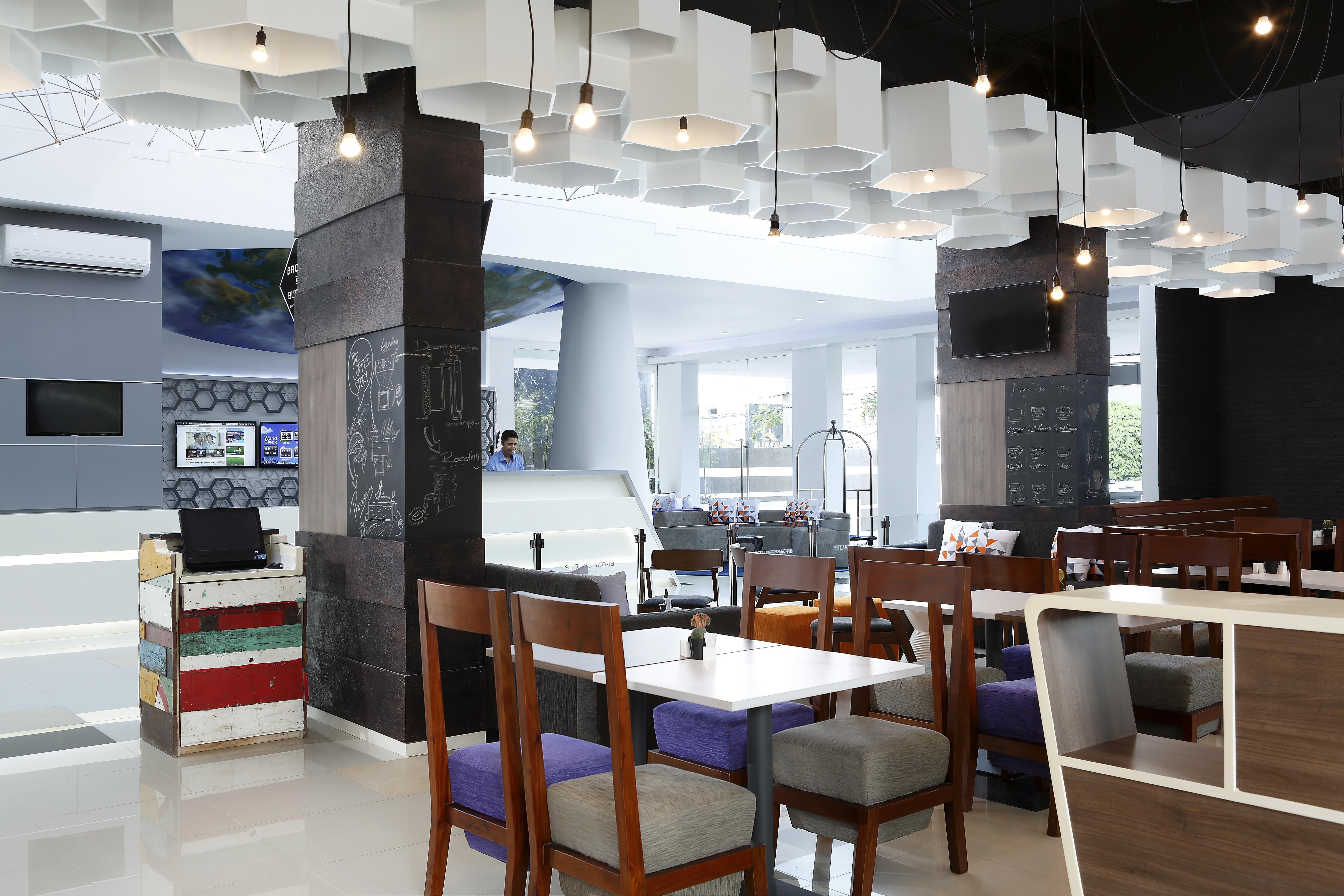 Berry Biz Hotel Seminyak Zewnętrze zdjęcie