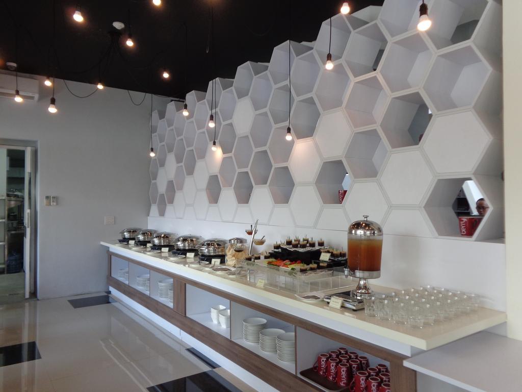 Berry Biz Hotel Seminyak Zewnętrze zdjęcie