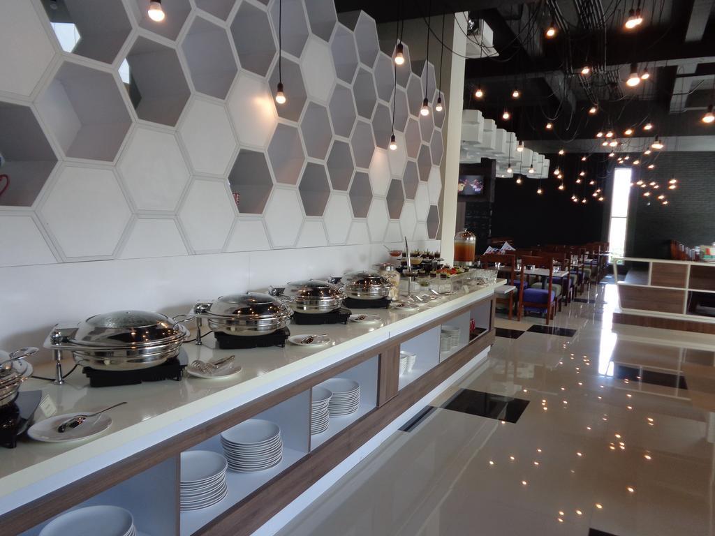 Berry Biz Hotel Seminyak Zewnętrze zdjęcie