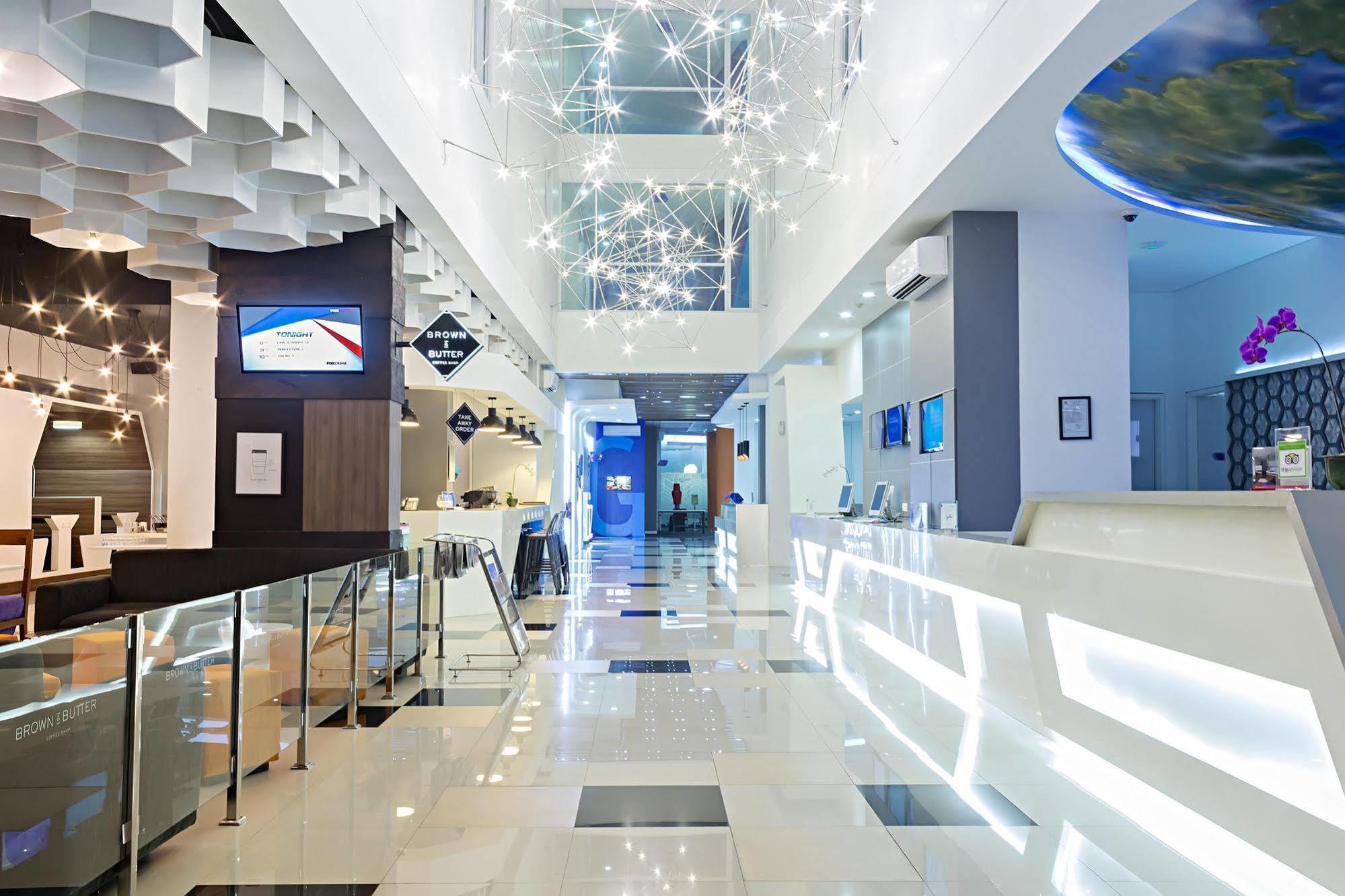 Berry Biz Hotel Seminyak Zewnętrze zdjęcie